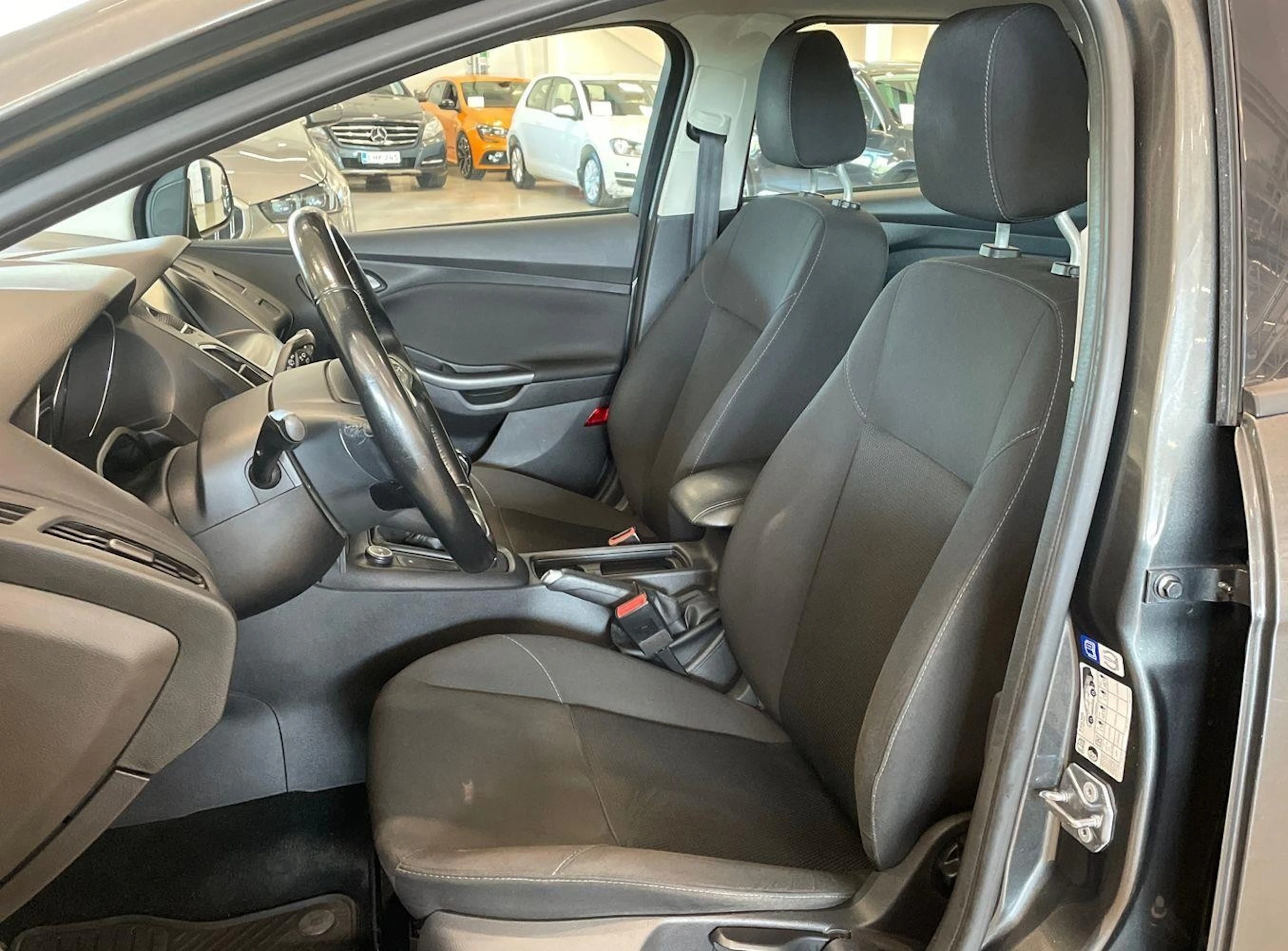 met. harmaa Ford Focus 2015 kuva 11.