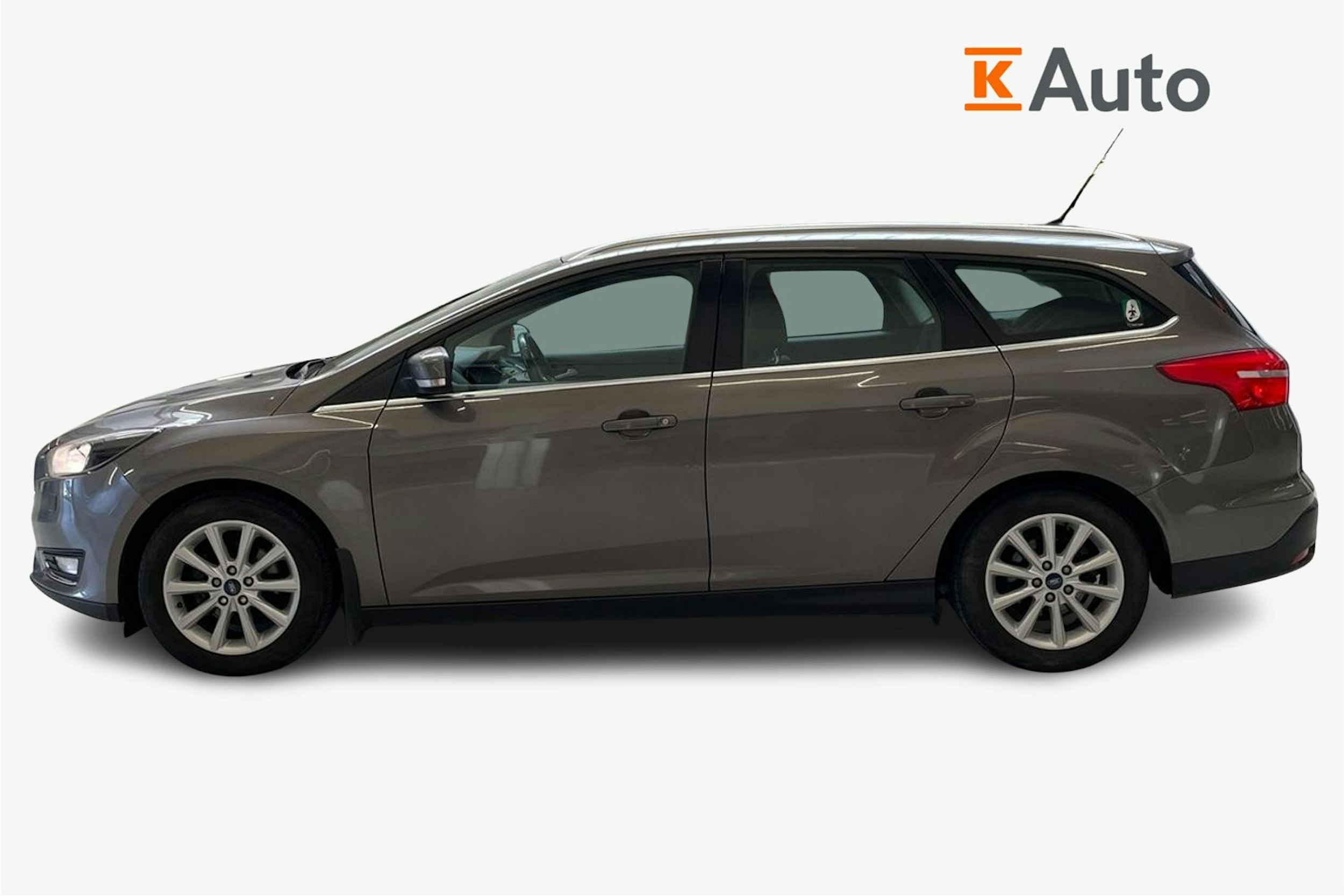 ruskea (beige) Ford Focus 2015 kuva 5.