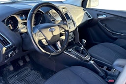 harmaa Ford Focus 2015 kuva 3.