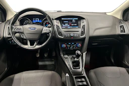 harmaa Ford Focus 2015 kuva 7.