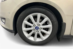 harmaa Ford Focus 2015 kuva 9.