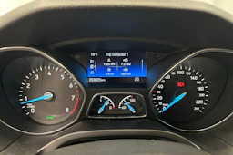 harmaa Ford Focus 2015 kuva 14.