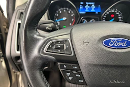 harmaa Ford Focus 2015 kuva 15.
