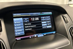 harmaa Ford Focus 2015 kuva 17.