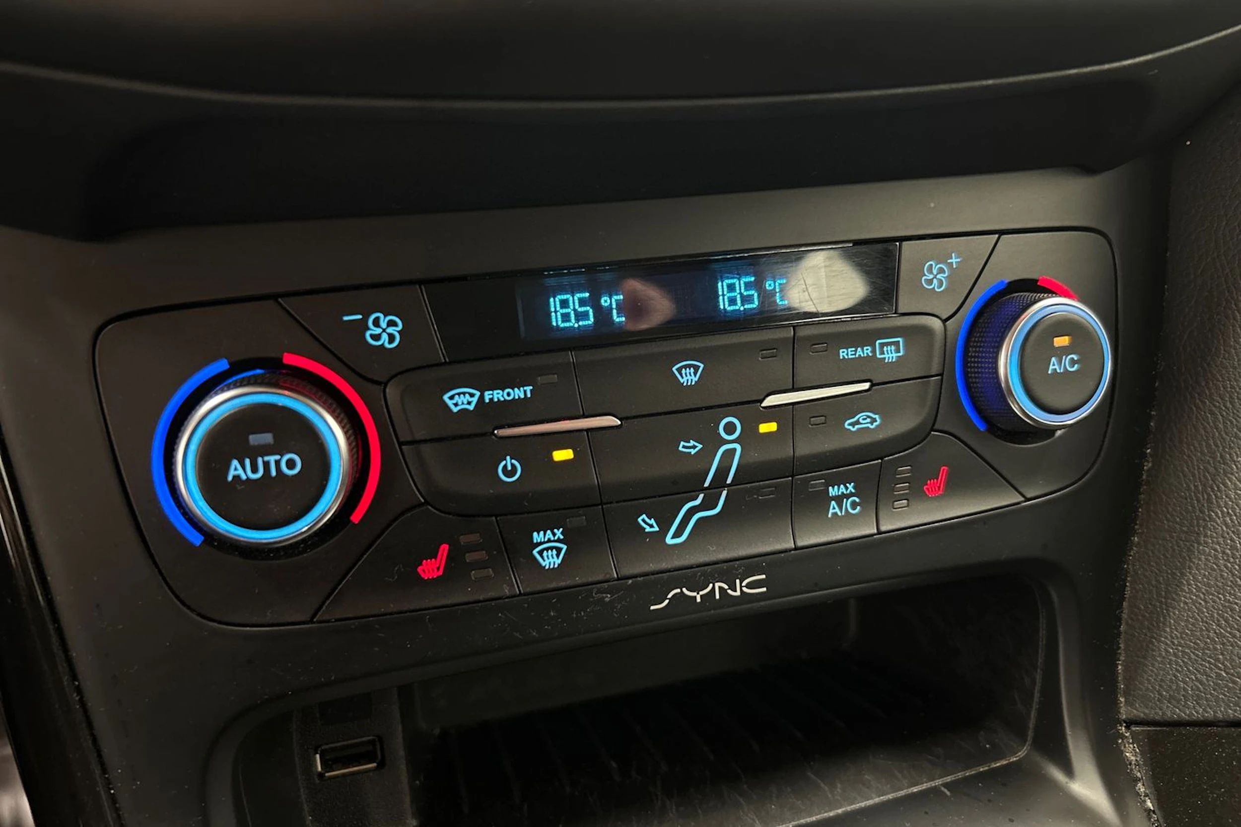 harmaa Ford Focus 2015 kuva 20.