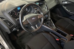 harmaa Ford Focus 2015 kuva 7.