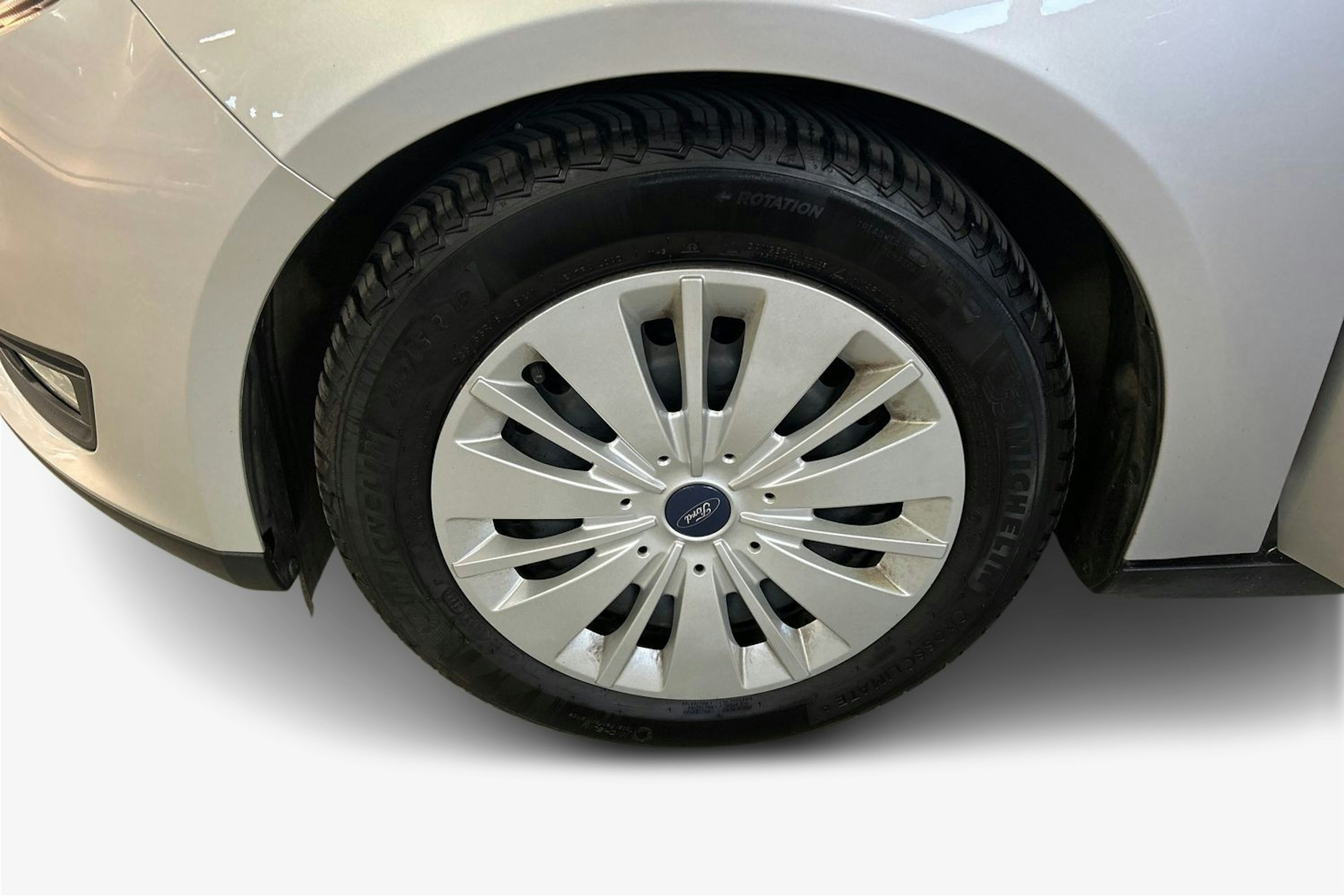 harmaa Ford Focus 2015 kuva 11.