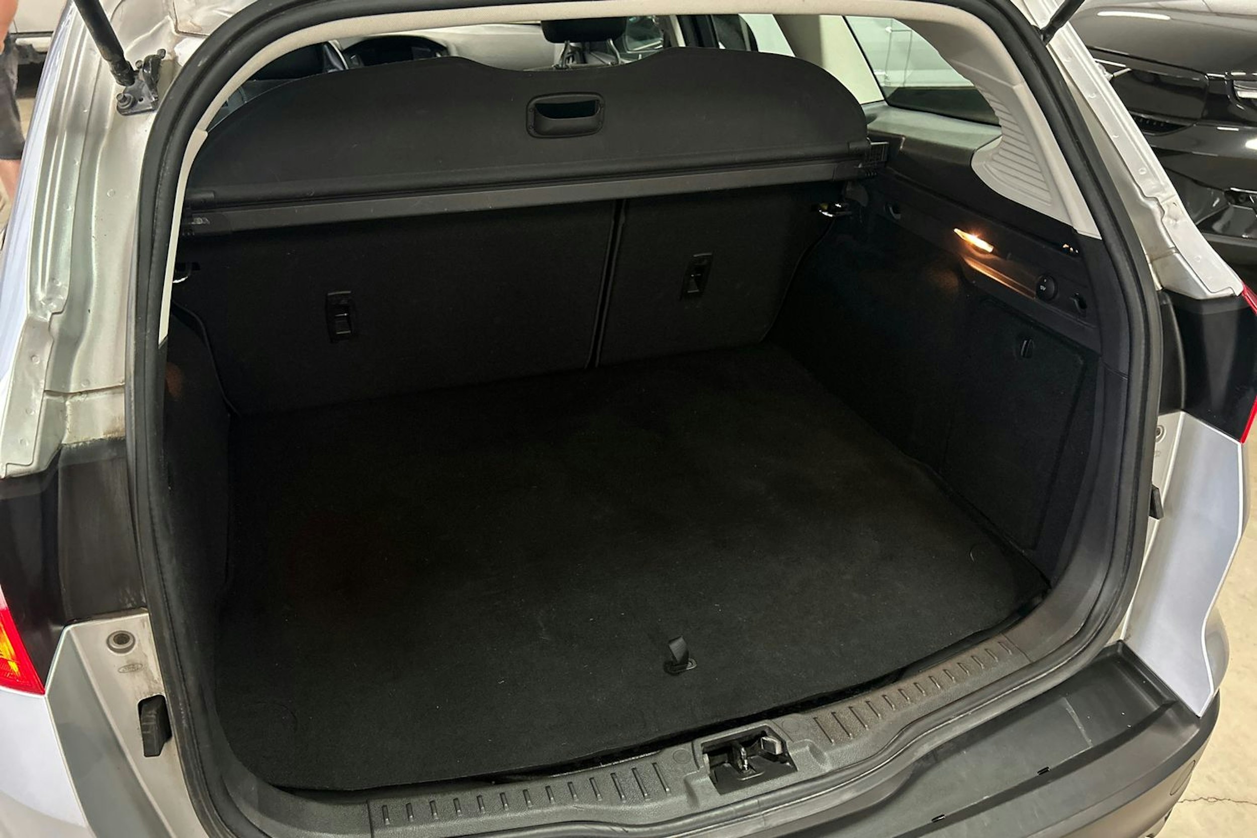 harmaa Ford Focus 2015 kuva 14.