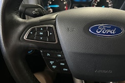 harmaa Ford Focus 2015 kuva 16.