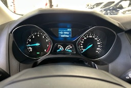 harmaa Ford Focus 2015 kuva 18.