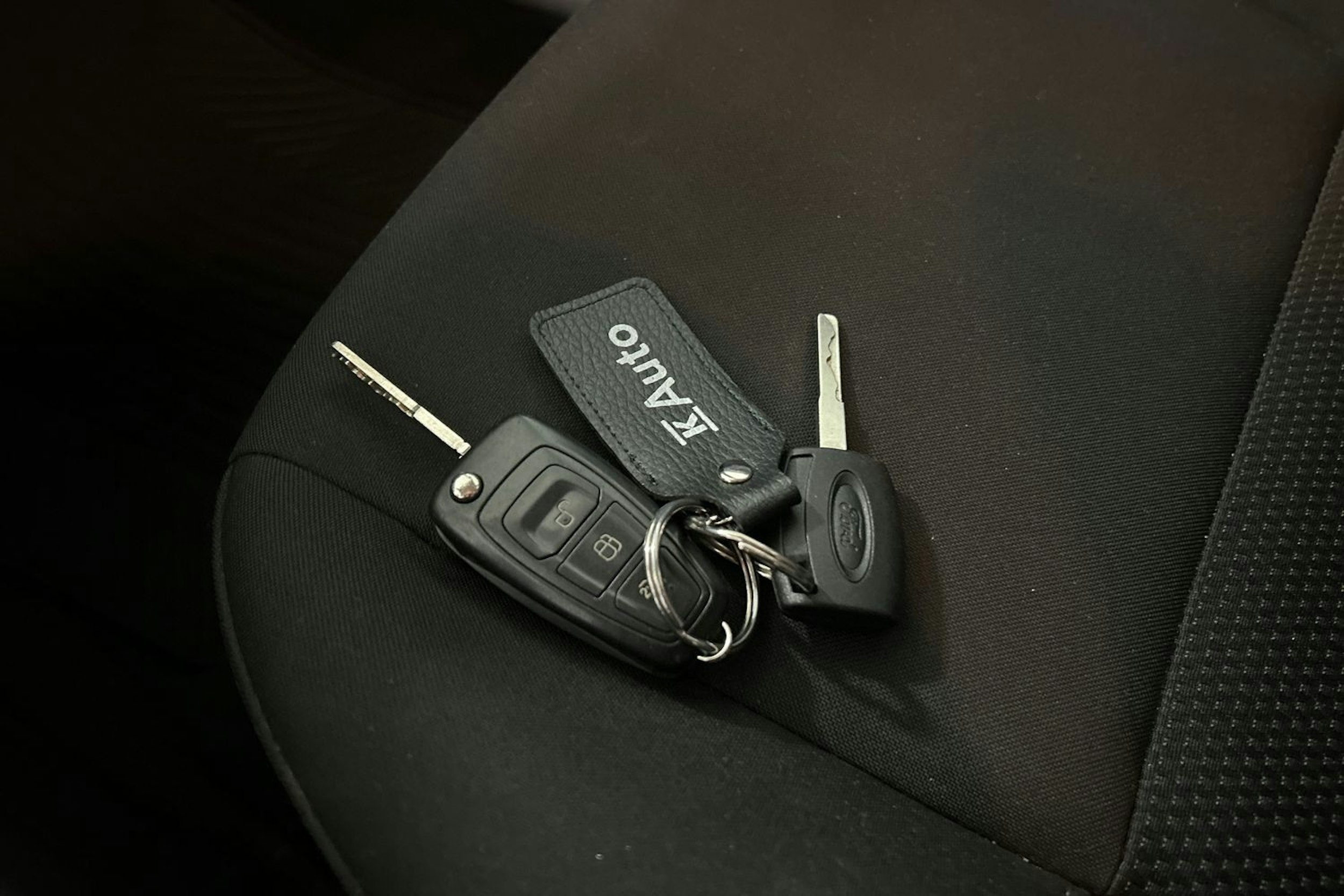 harmaa Ford Focus 2015 kuva 21.