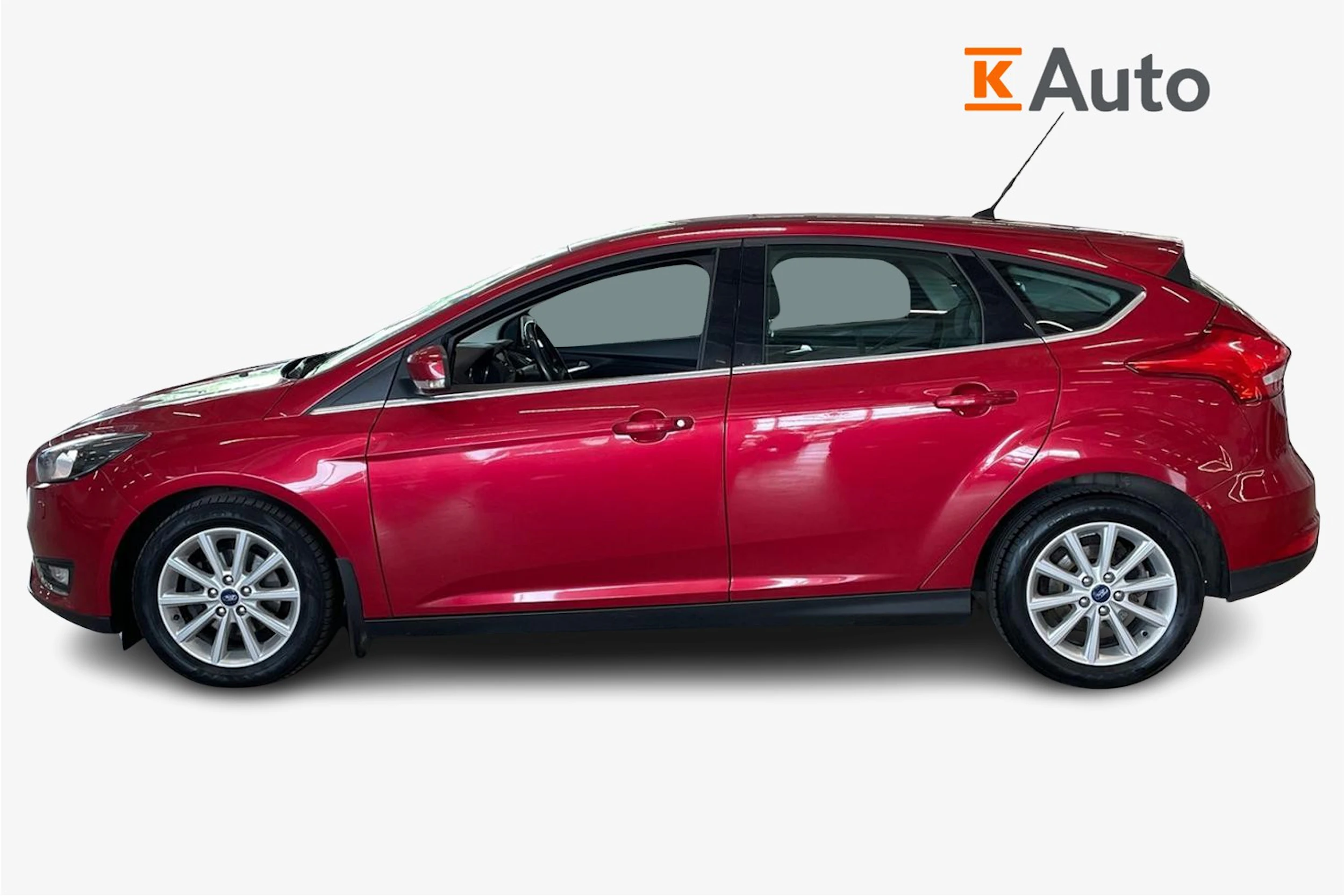 punainen Ford Focus 2015 kuva 5.
