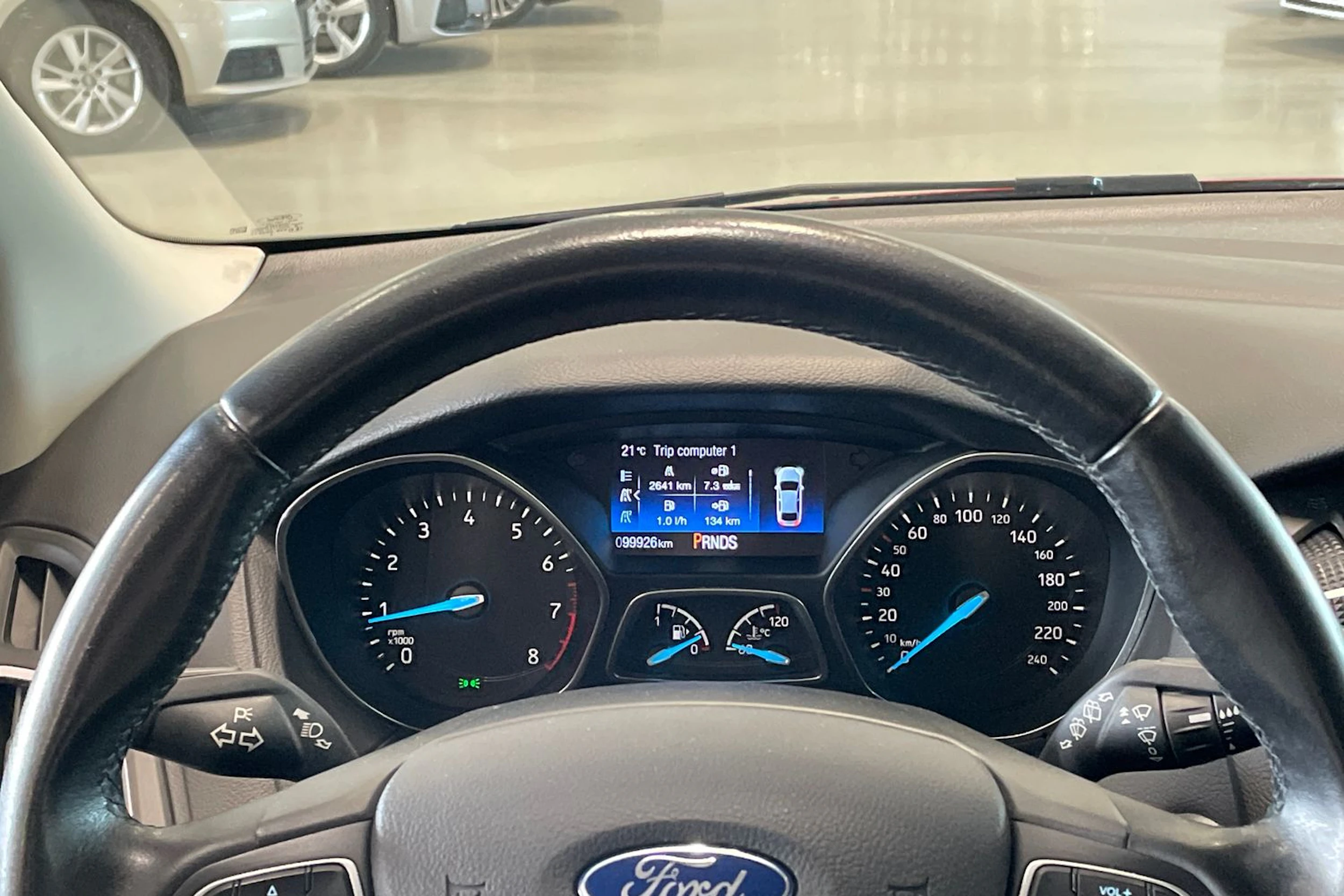 punainen Ford Focus 2015 kuva 13.