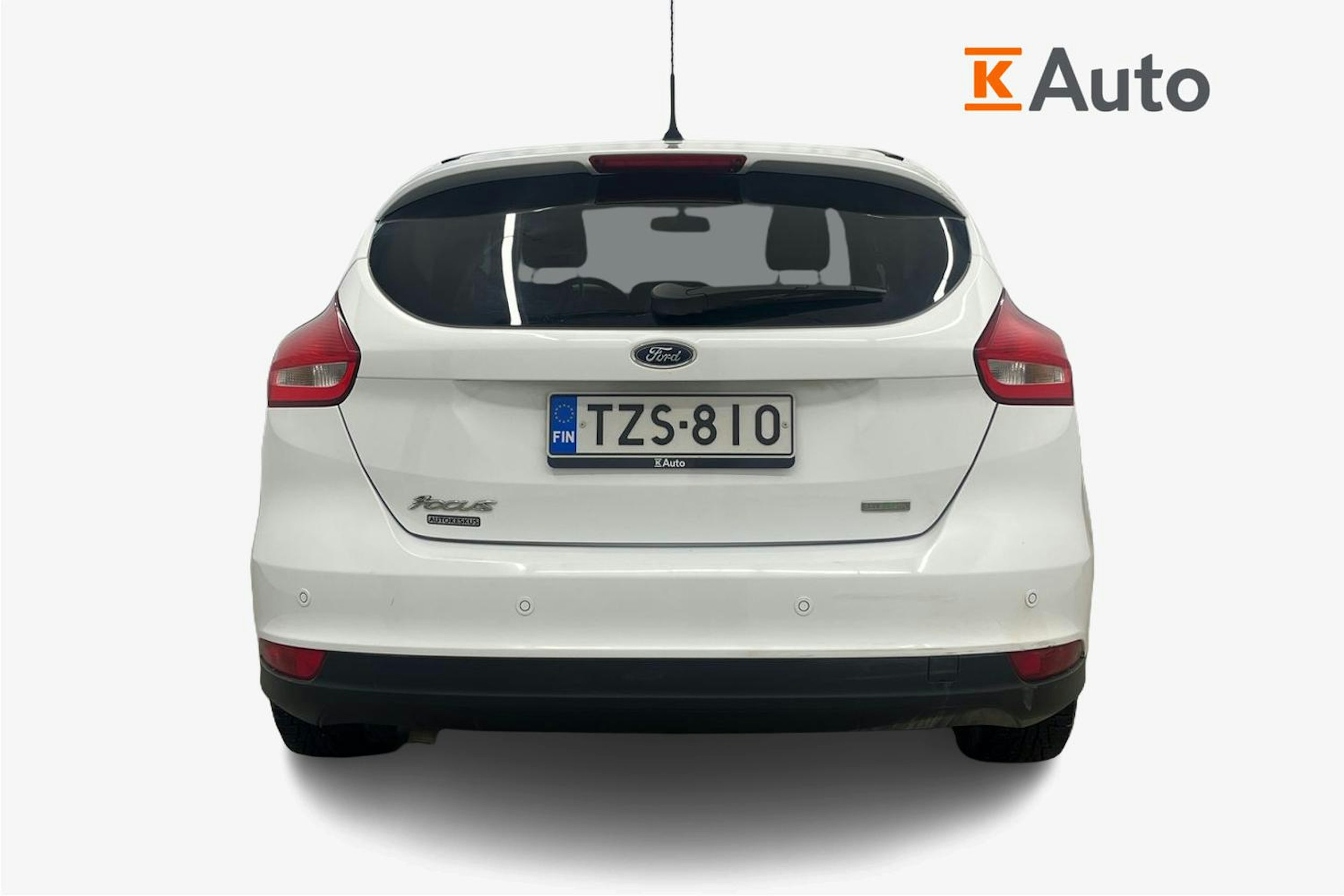Valkoinen Ford FOCUS 2015 kuva 3.