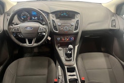 Valkoinen Ford FOCUS 2015 kuva 9.