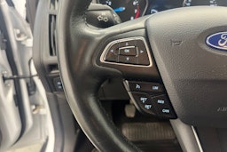 Valkoinen Ford FOCUS 2015 kuva 15.