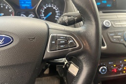 Valkoinen Ford FOCUS 2015 kuva 16.