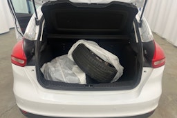 Valkoinen Ford FOCUS 2015 kuva 20.