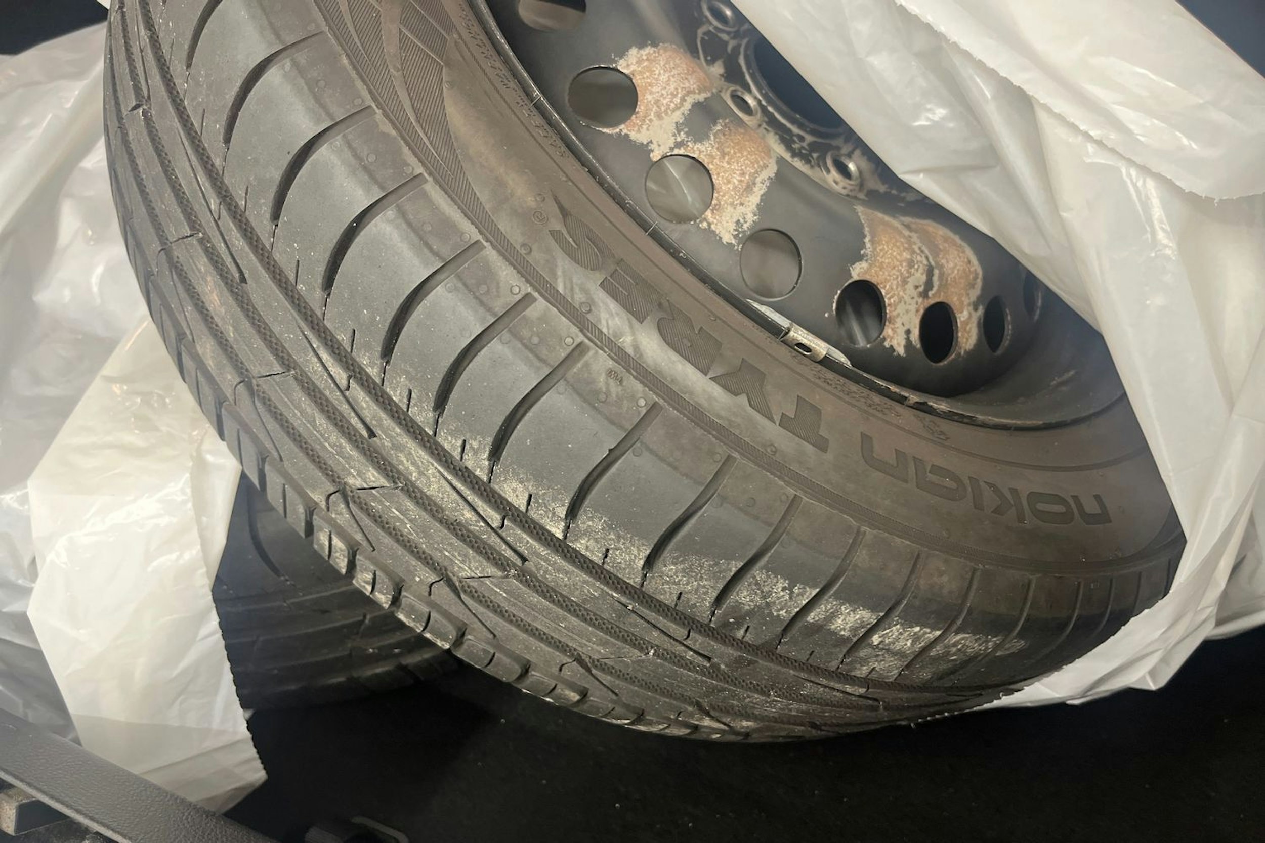 Valkoinen Ford FOCUS 2015 kuva 21.