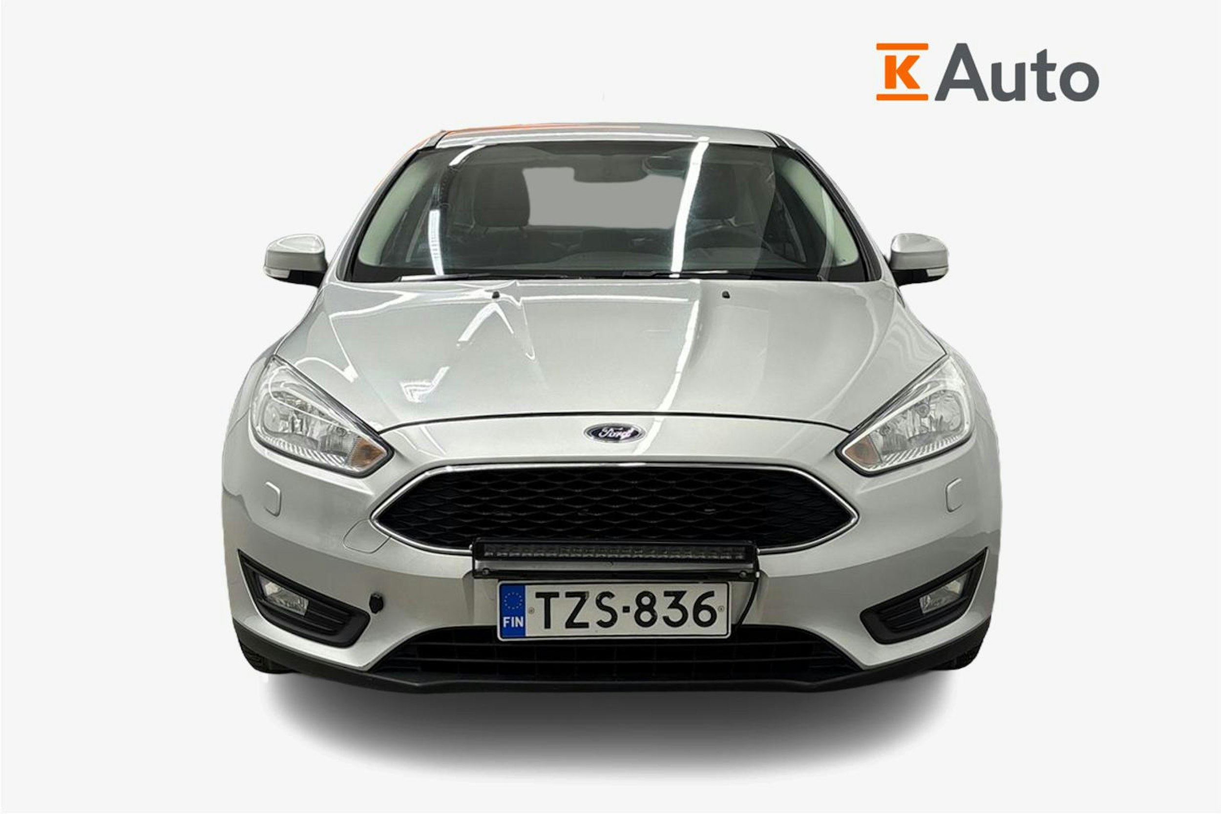 harmaa Ford Focus 2015 kuva 5.
