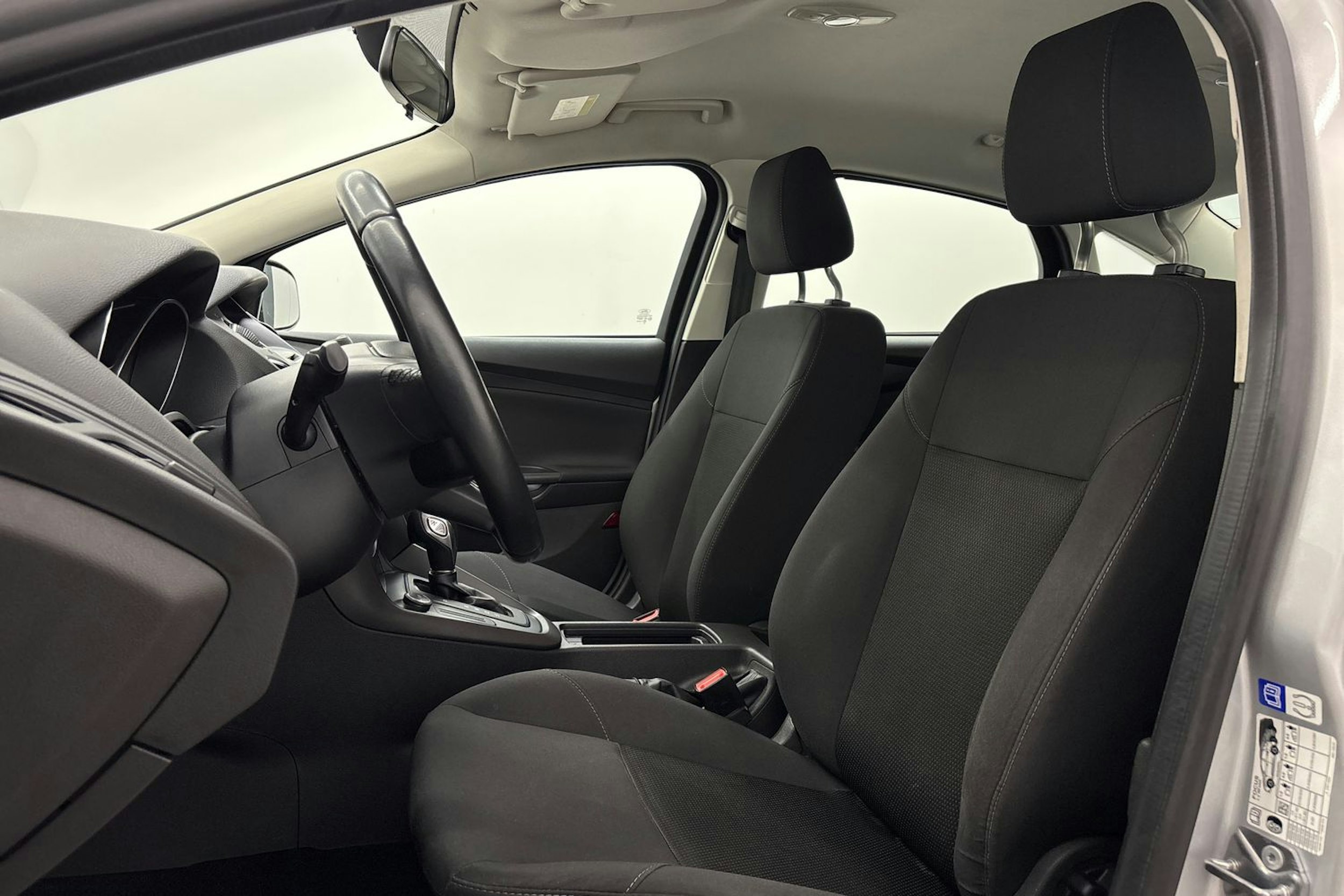 harmaa Ford Focus 2015 kuva 14.