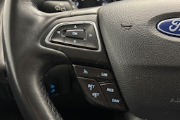 harmaa Ford Focus 2015 kuva 16.