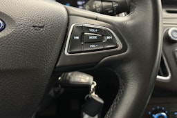 harmaa Ford Focus 2015 kuva 17.