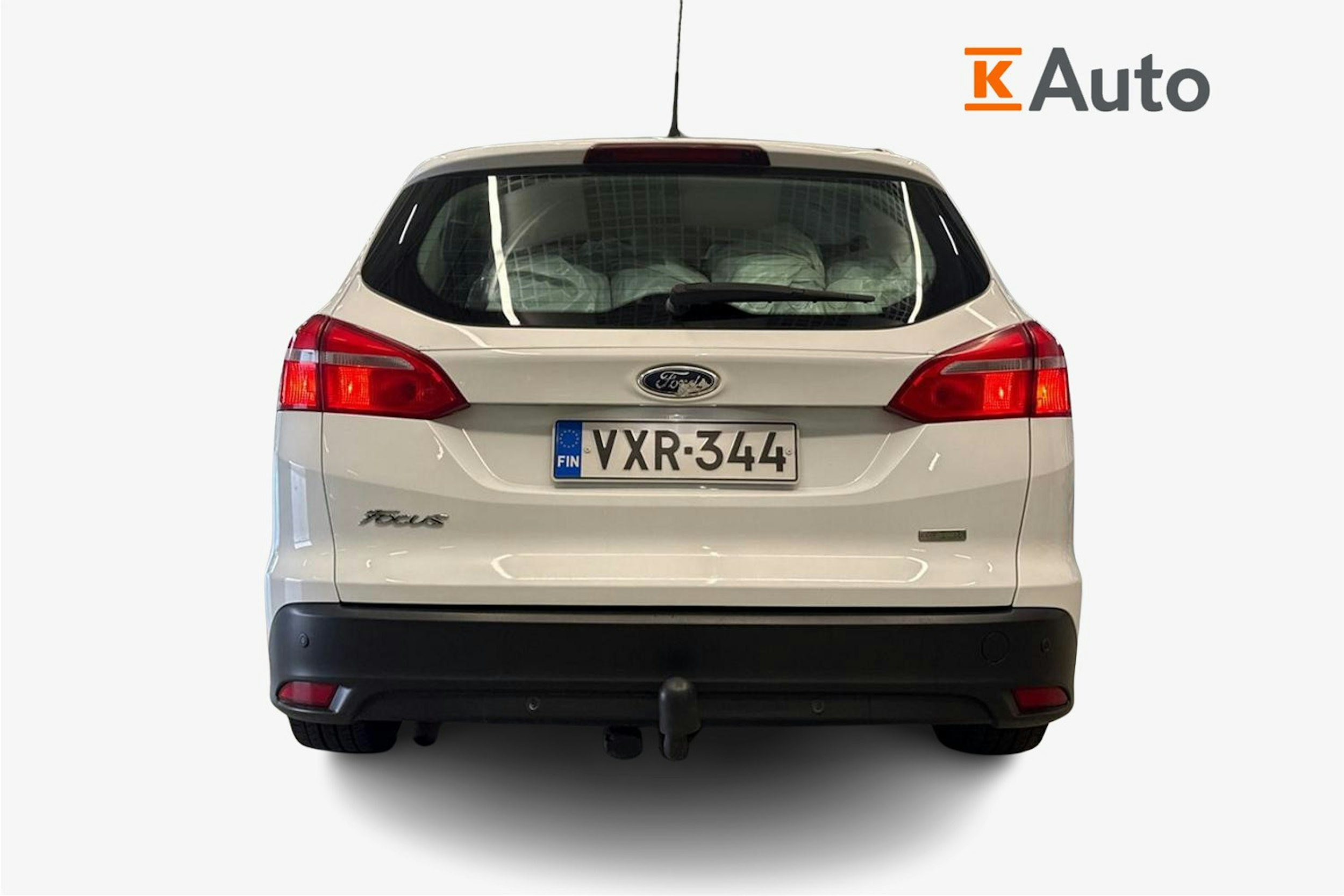 valkoinen Ford Focus 2015 kuva 3.