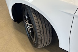valkoinen Ford Focus 2015 kuva 13.
