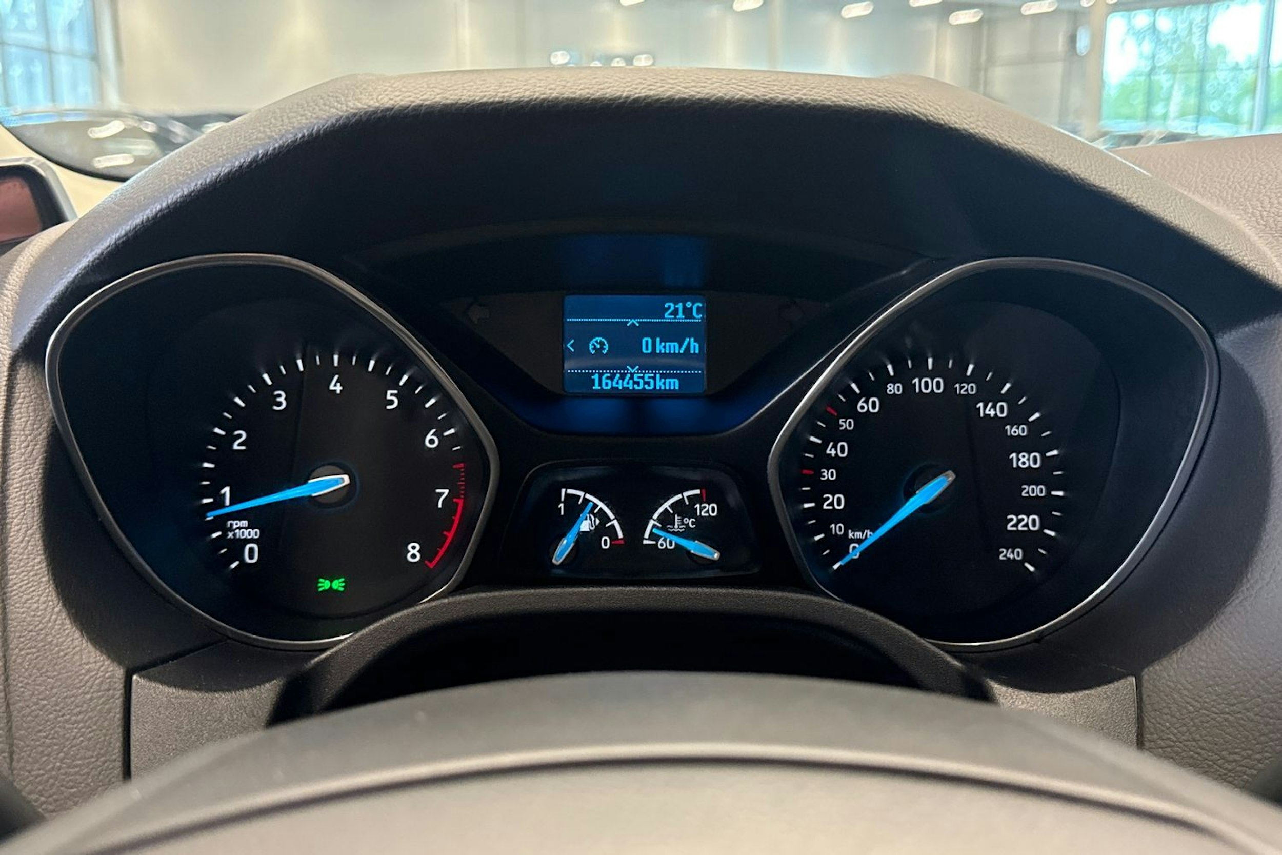 valkoinen Ford Focus 2015 kuva 17.