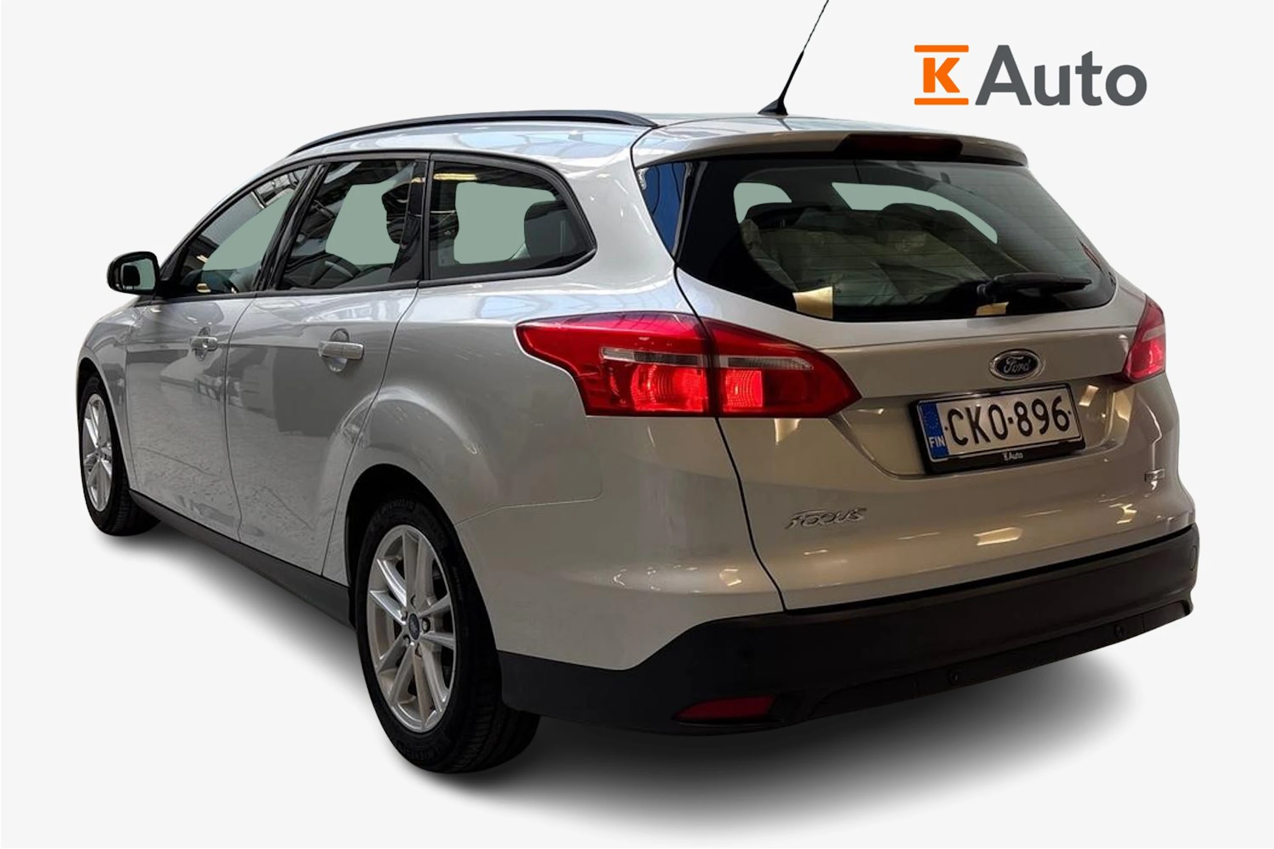 Harmaa Ford FOCUS 2016 kuva 2.