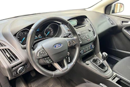 Harmaa Ford FOCUS 2016 kuva 6.