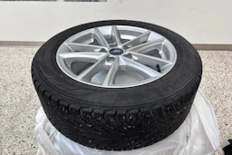 Harmaa Ford FOCUS 2016 kuva 11.