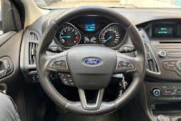 Harmaa Ford FOCUS 2016 kuva 16.