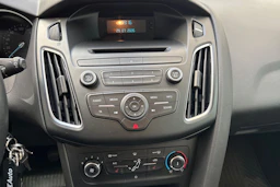 Harmaa Ford FOCUS 2016 kuva 20.