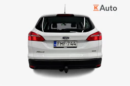 valkoinen Ford Focus 2016 kuva 4.