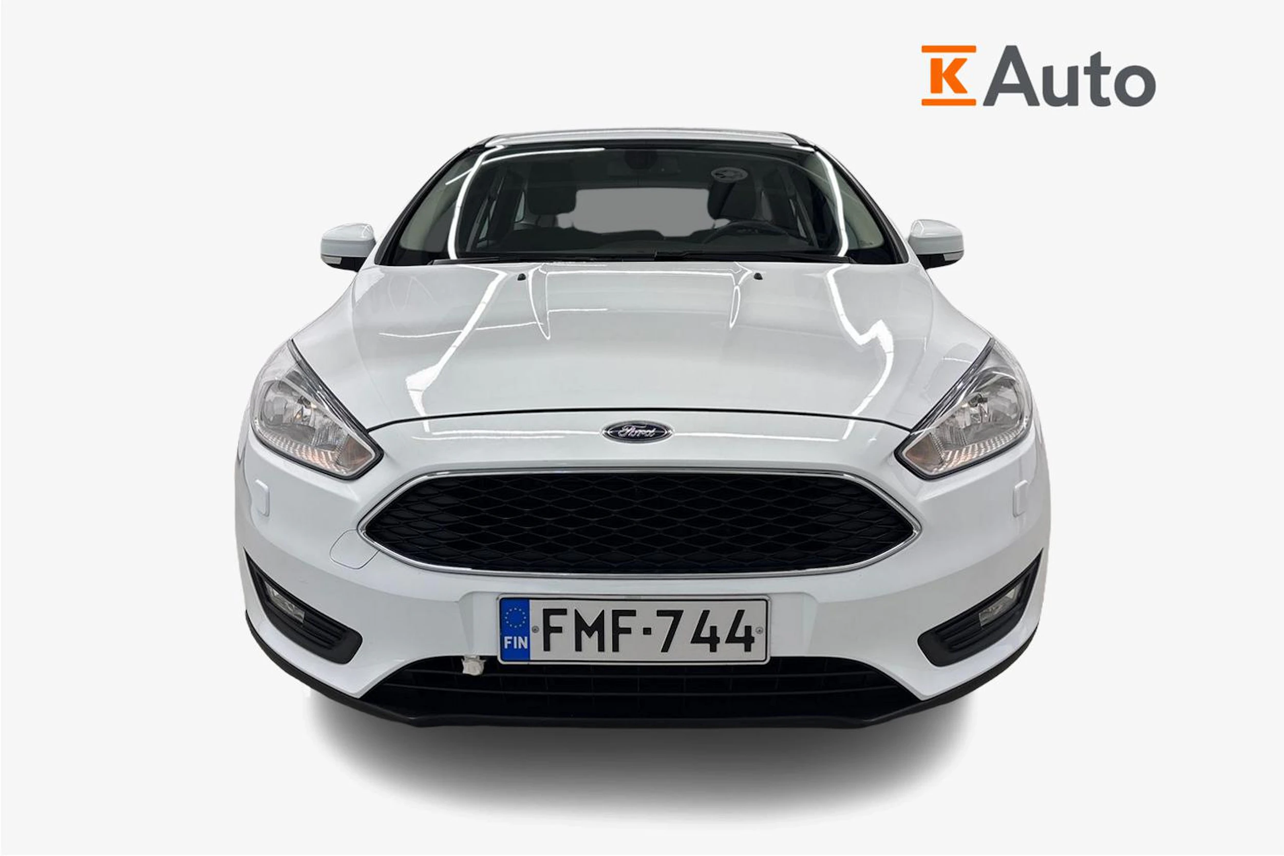 valkoinen Ford Focus 2016 kuva 5.