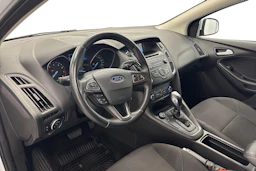 valkoinen Ford Focus 2016 kuva 8.