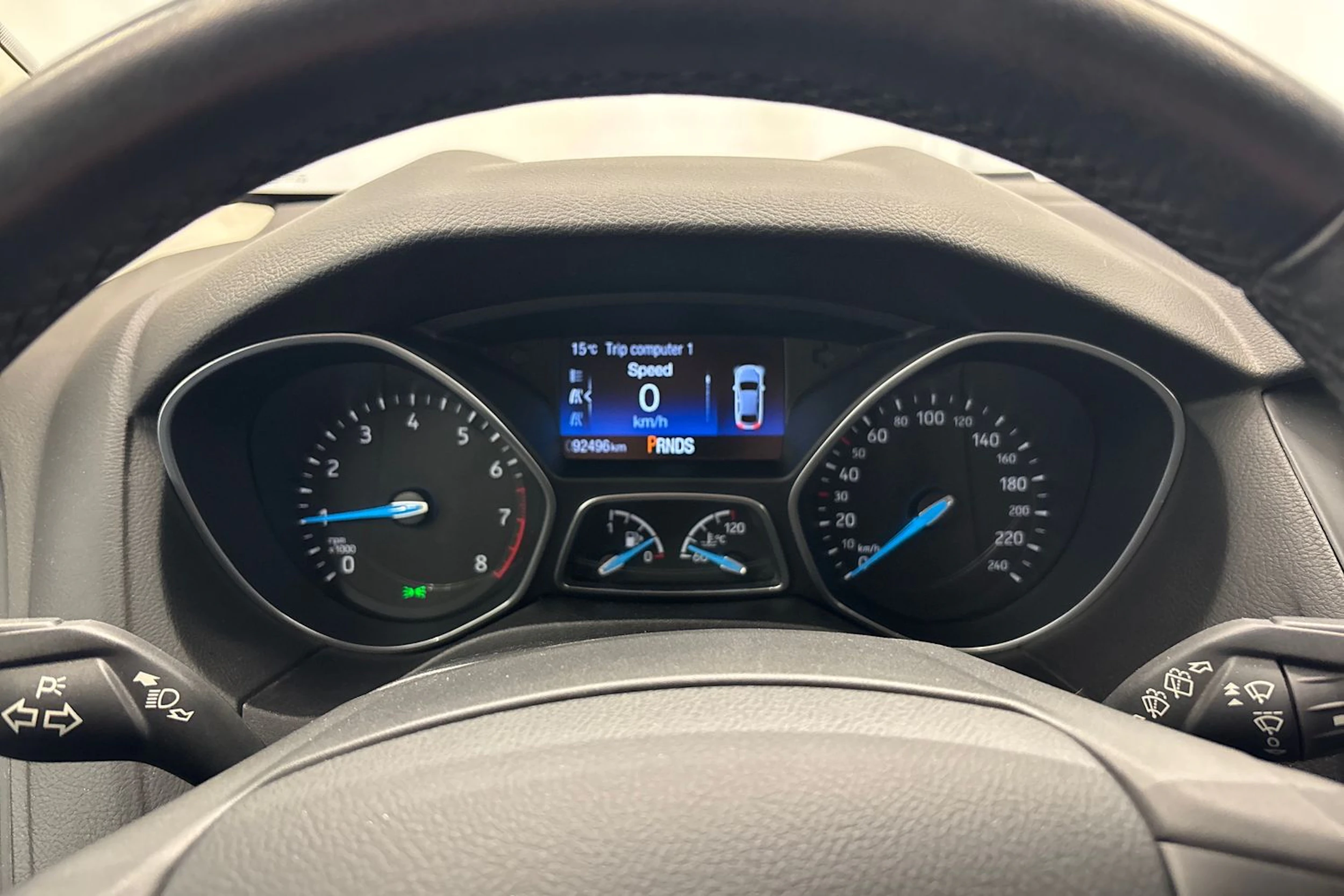 valkoinen Ford Focus 2016 kuva 17.