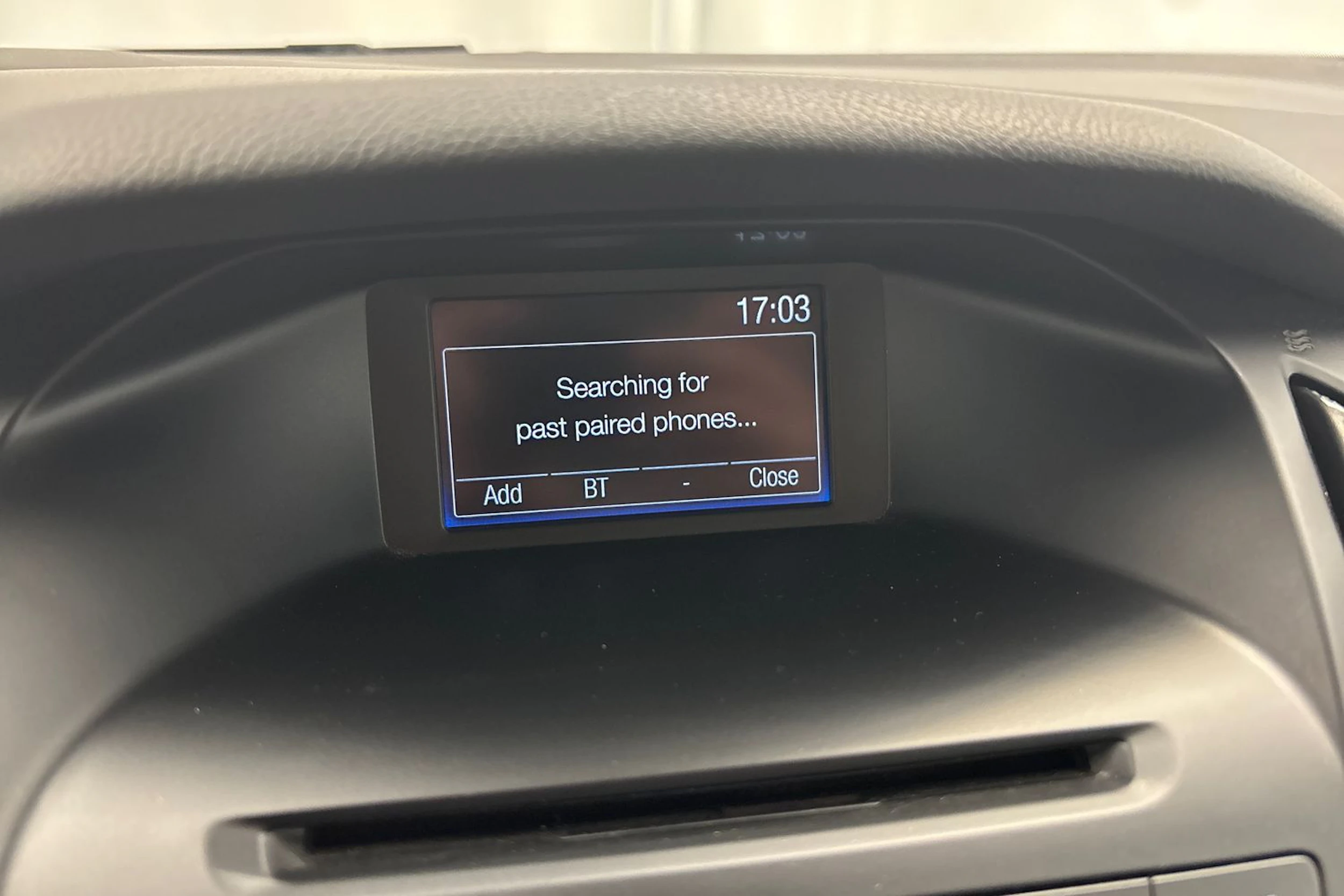 valkoinen Ford Focus 2016 kuva 23.