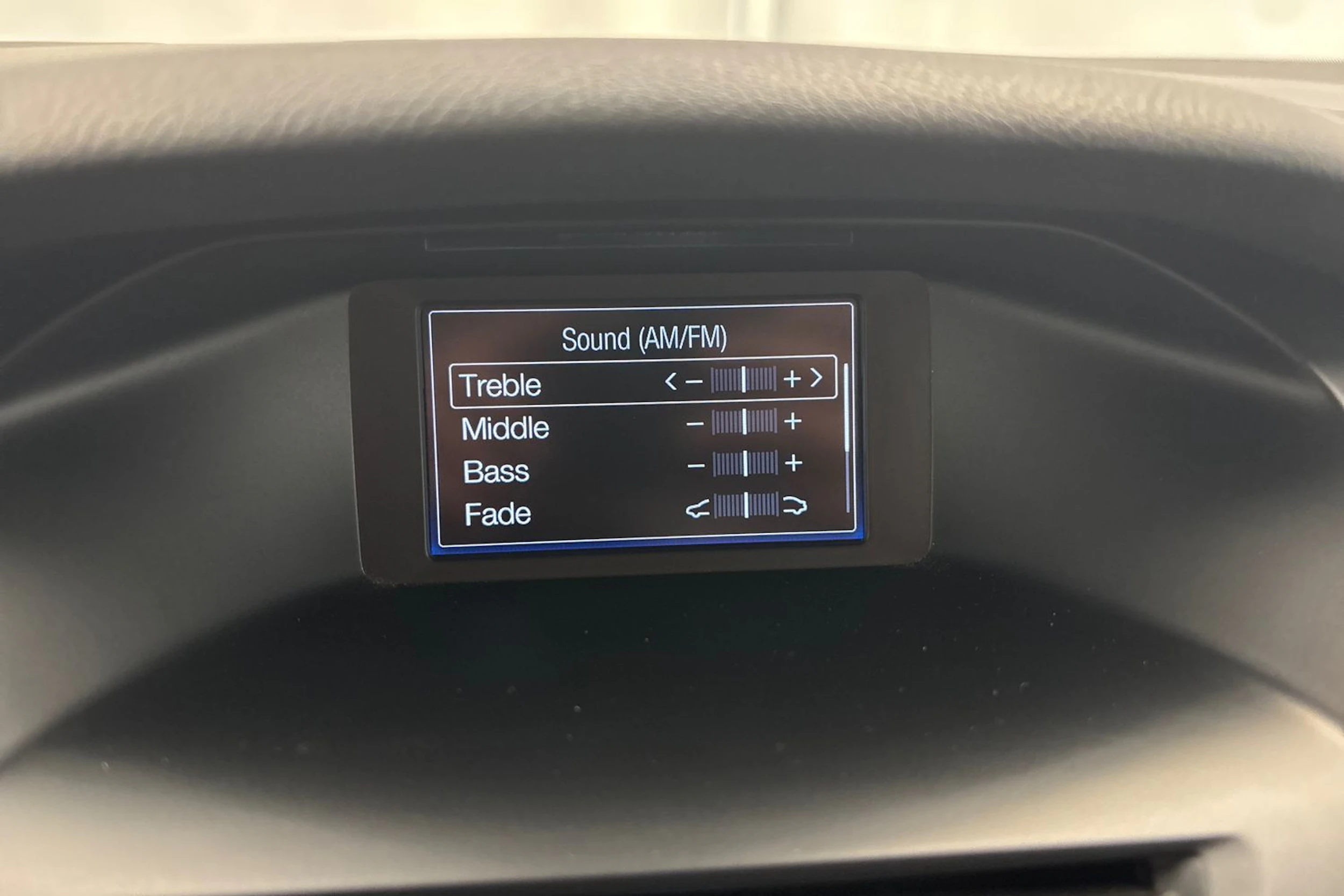 valkoinen Ford Focus 2016 kuva 24.