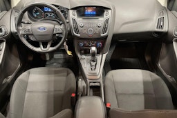 Valkoinen Ford FOCUS 2016 kuva 9.