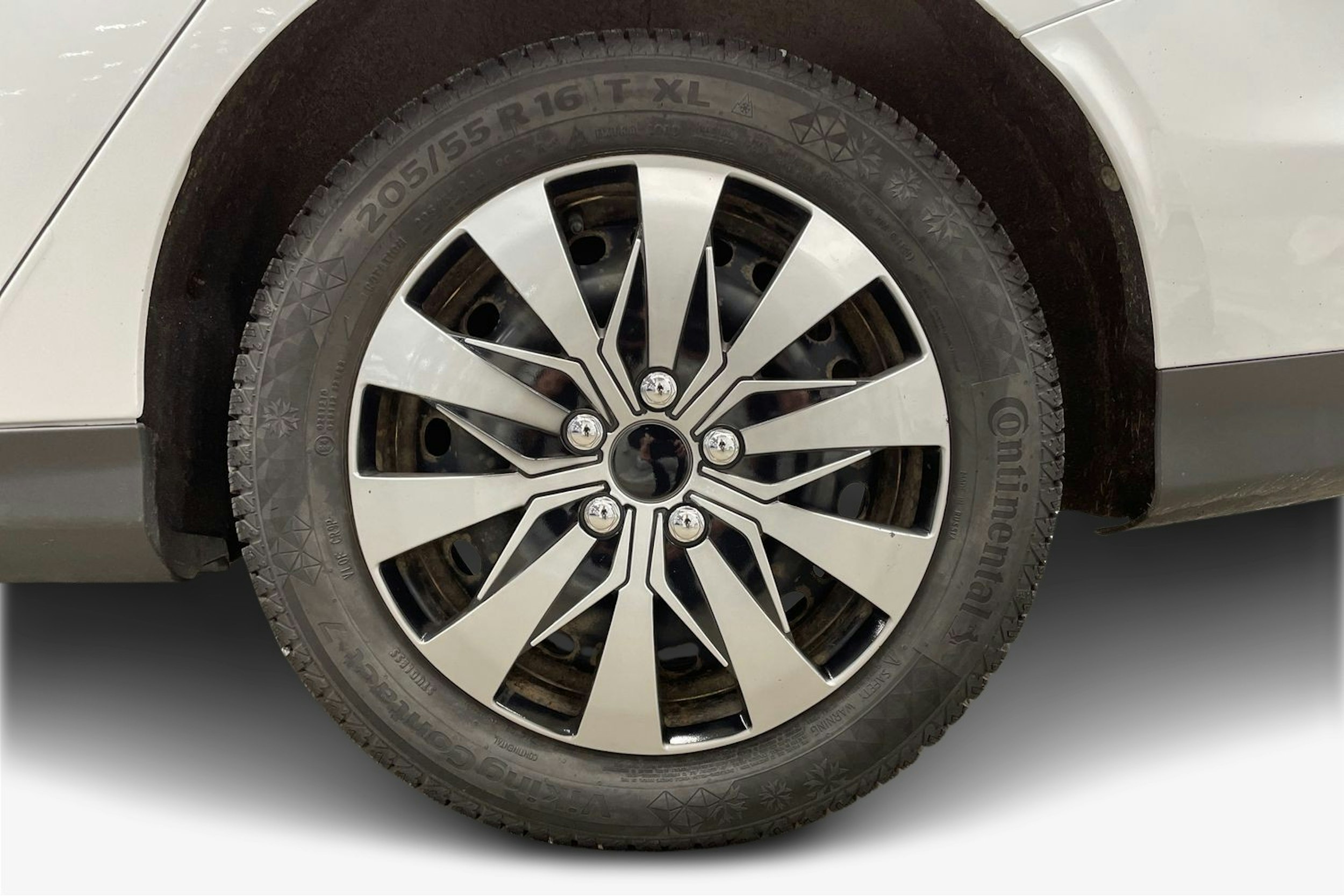 Valkoinen Ford FOCUS 2016 kuva 11.