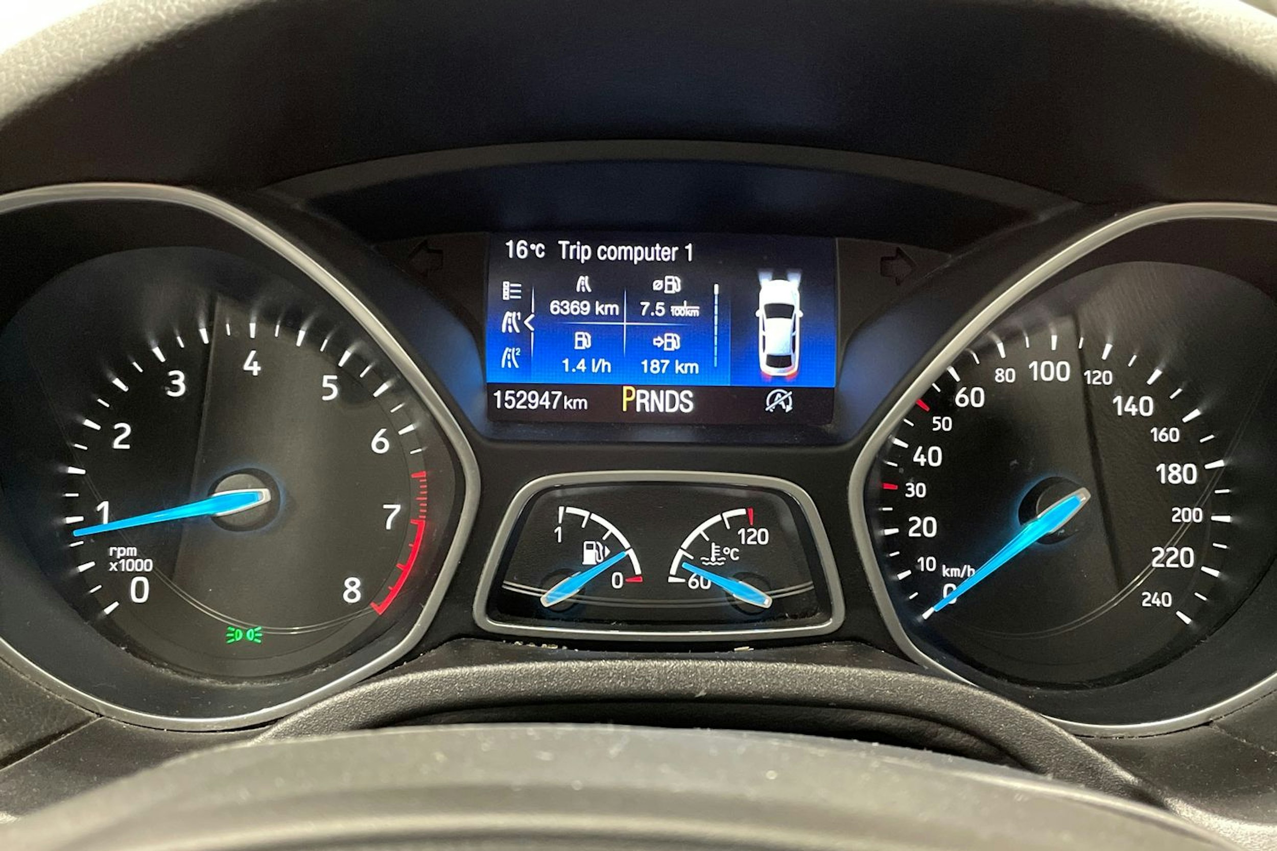 Valkoinen Ford FOCUS 2016 kuva 15.