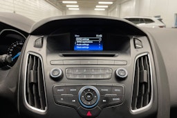 Valkoinen Ford FOCUS 2016 kuva 16.