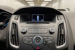 Valkoinen Ford FOCUS 2016 kuva 17.