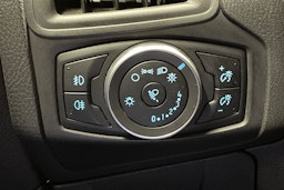 Valkoinen Ford FOCUS 2016 kuva 19.