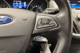 Valkoinen Ford FOCUS 2016 kuva 21.