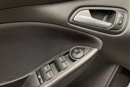 Valkoinen Ford FOCUS 2016 kuva 22.