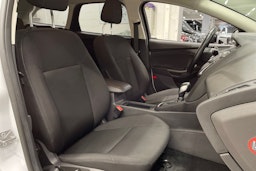 Valkoinen Ford FOCUS 2016 kuva 24.